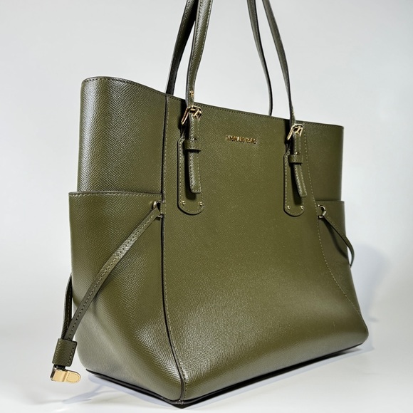 Michael Kors Voyager Tote - Picture 2 of 9